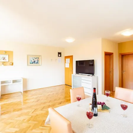 Karchna Erica Central Location In Countyside With Large Barbecue Area Novalja Exterior photo