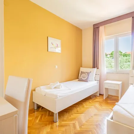 Karchna Erica Central Location In Countyside With Large Barbecue Area Novalja Exterior photo