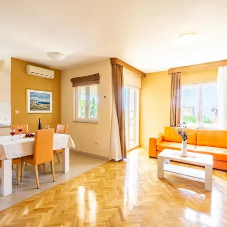 Karchna Erica Central Location In Countyside With Large Barbecue Area Novalja Exterior photo