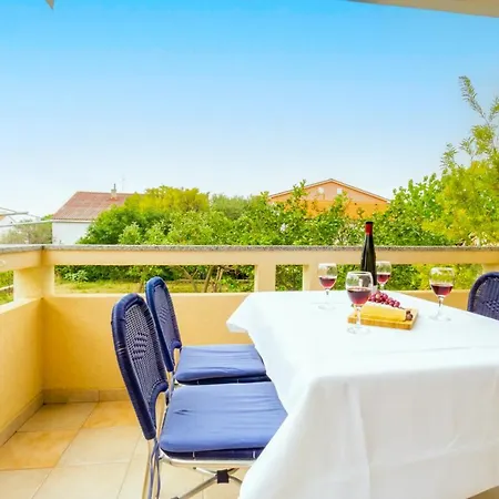 Karchna Erica Central Location In Countyside With Large Barbecue Area Novalja Exterior photo