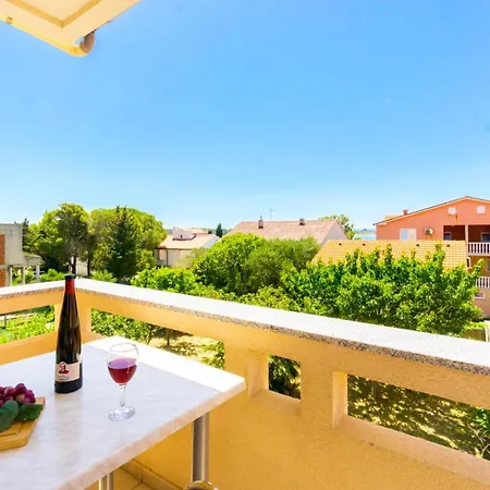 Karchna Erica Central Location In Countyside With Large Barbecue Area Novalja Exterior photo