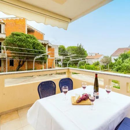 Karchna Erica Central Location In Countyside With Large Barbecue Area Novalja Room photo