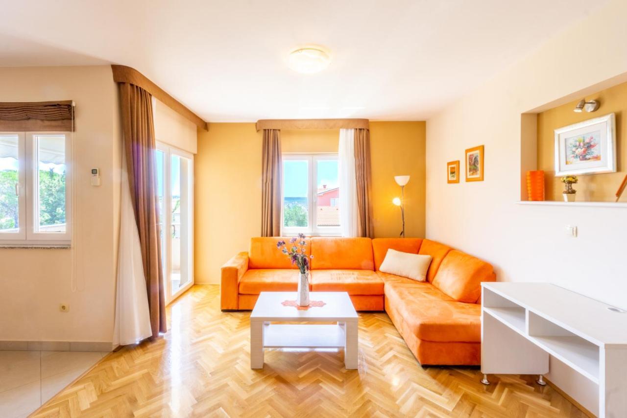 Karchna Erica Location In Countyside With Large Barbecue Area Apartment