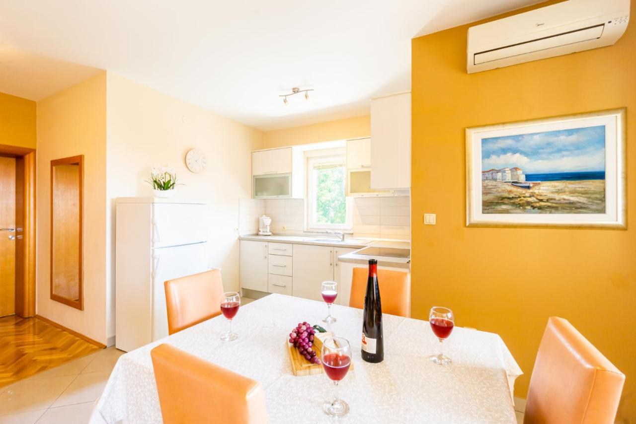 Apartment Karchna Erica Location In Countyside With Large Barbecue Area Novalja