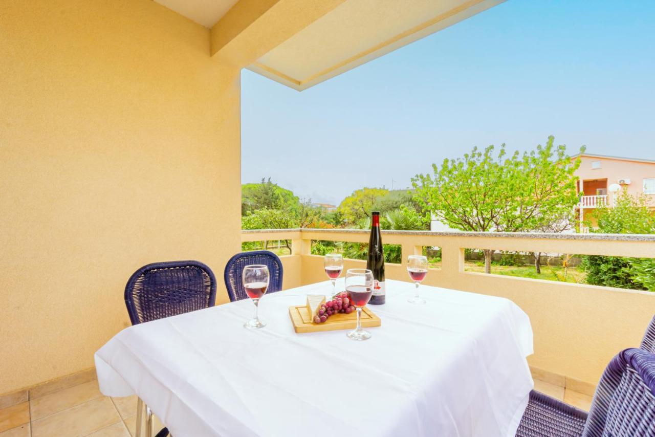 Karchna Erica Location In Countyside With Large Barbecue Area Apartment Novalja