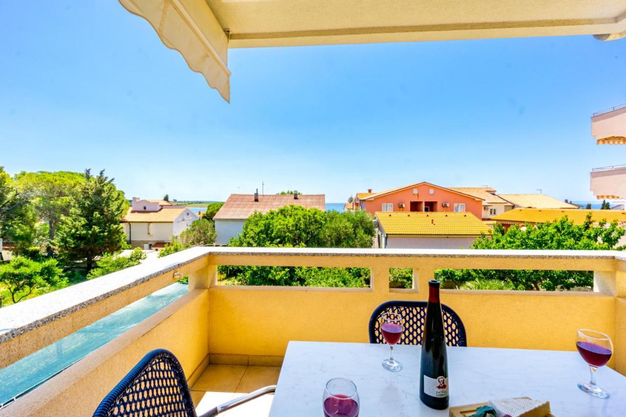 Karchna Erica Location In Countyside With Large Barbecue Area