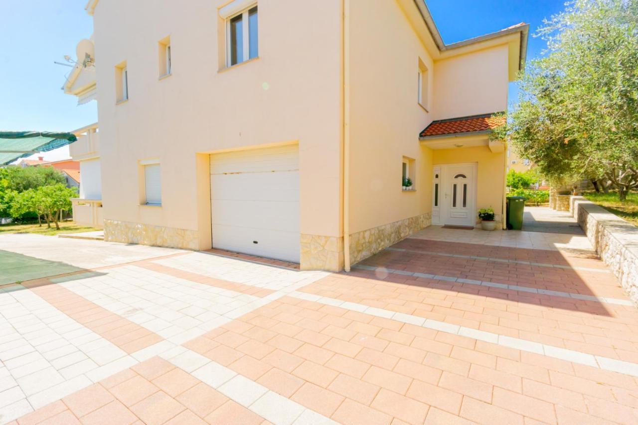 Karchna Erica Location In Countyside With Large Barbecue Area Apartment Novalja