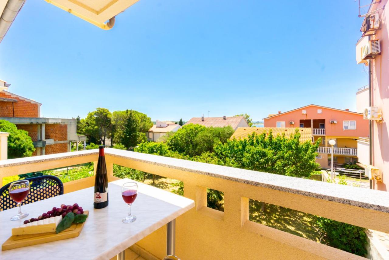 Karchna Erica Location In Countyside With Large Barbecue Area *