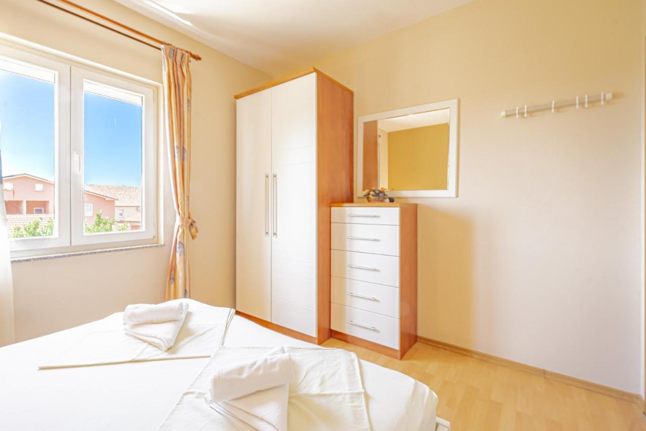 Karchna Erica Location In Countyside With Large Barbecue Area Apartment *