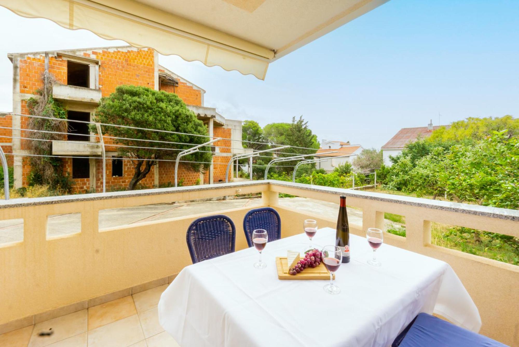 Apartment Karchna Erica Location In Countyside With Large Barbecue Area *